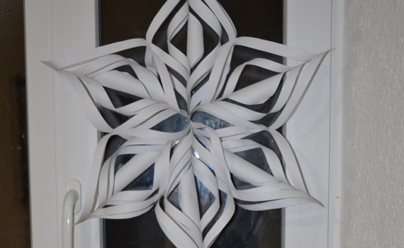 Как сделать объемную снежинку из бумаги