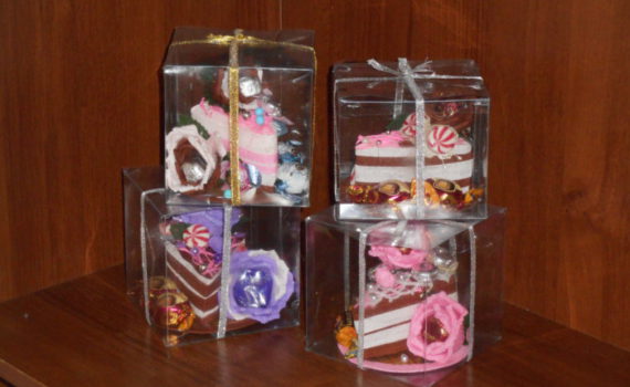 Кусочек торта из бумаги - упаковка для конфет своими руками